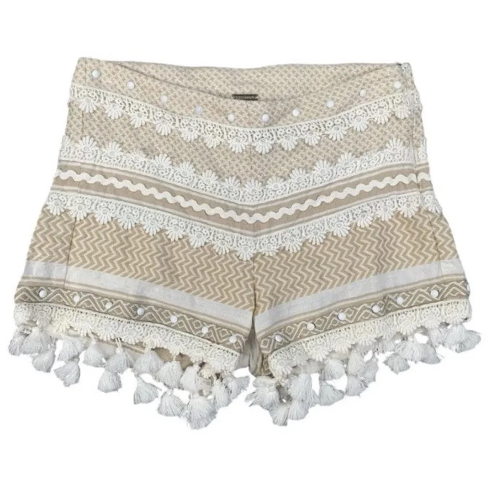 Dodo Bar Or White and Tan High-Waist Bohemian Crochet Tassel‎ Shorts Size Small